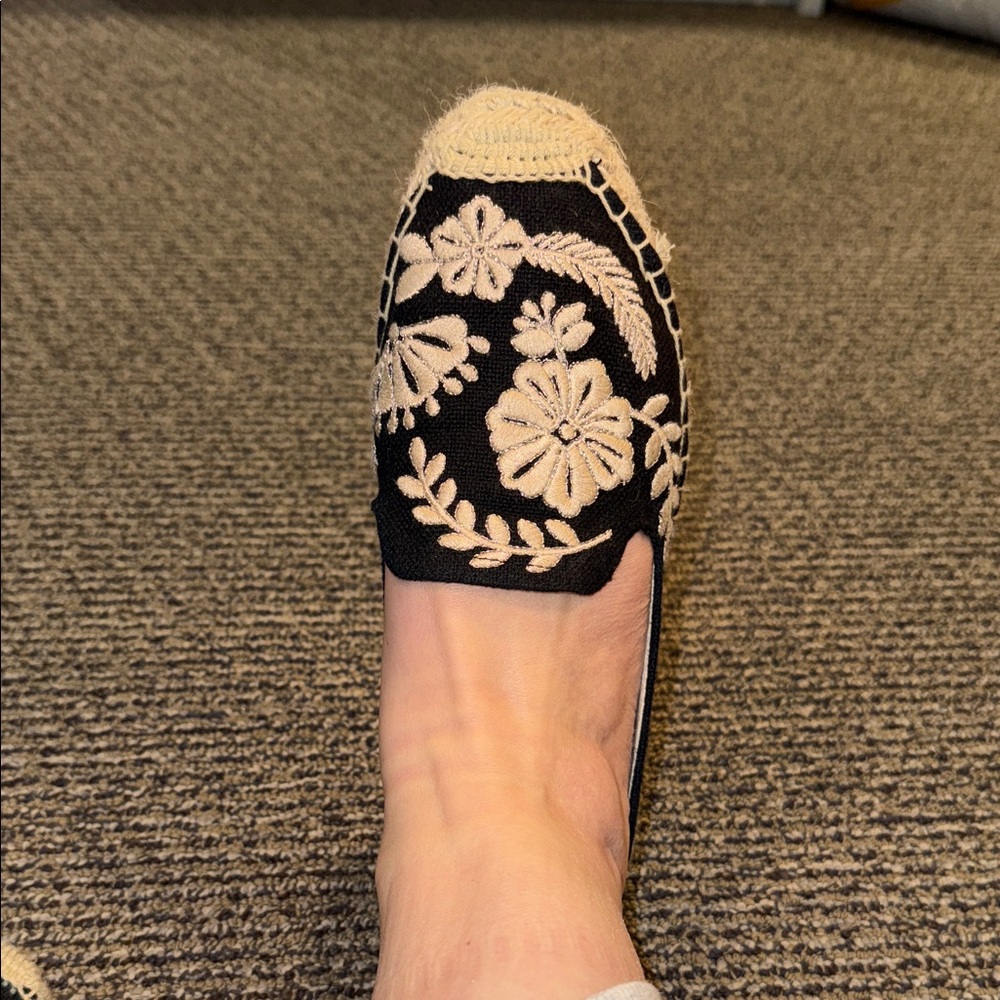 Soludos Black and Cream Floral Espadrilles - Picture 2 of 4